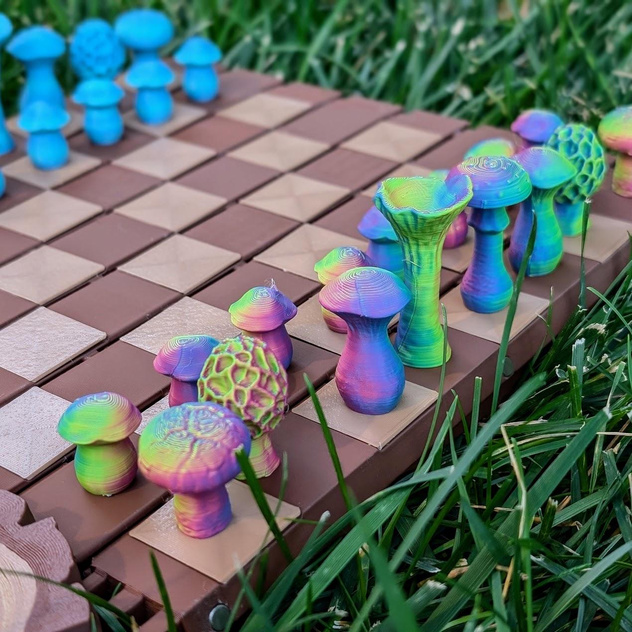 Forest Chess Set - Log and Mushroom Chess Board - Acorn Checkers 3d model