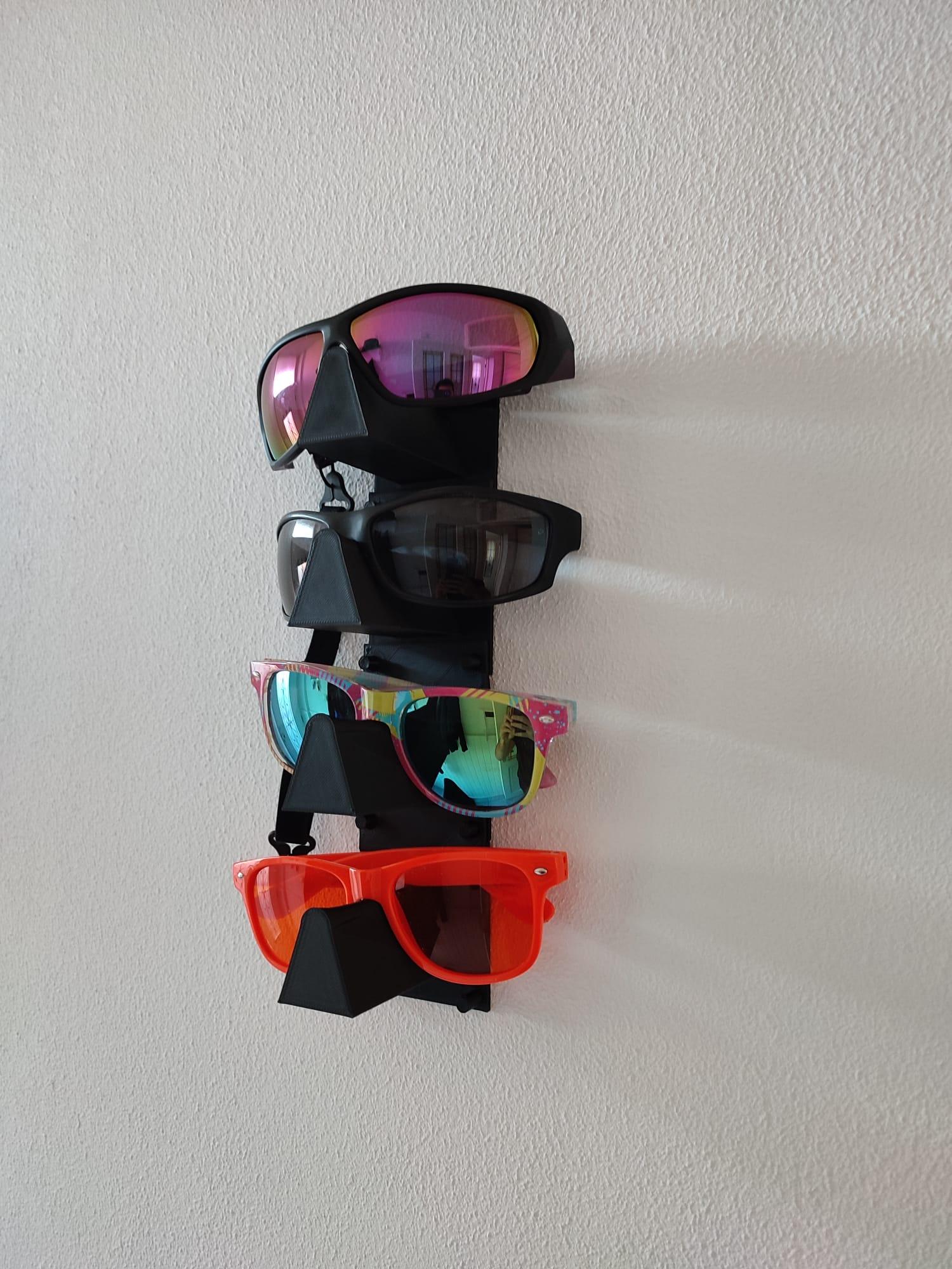 Extendable sunglass wall mount 3d model