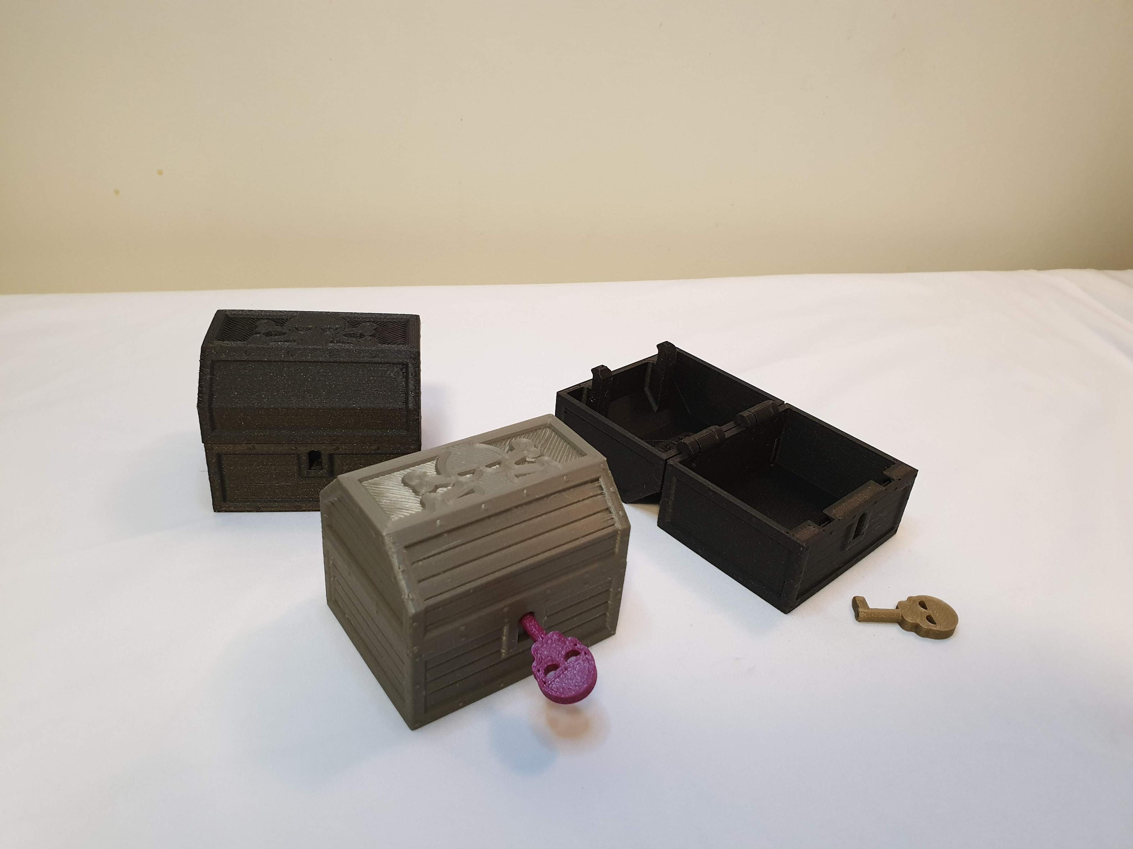 Print-in-Place Treasure Chest with Functional Lock 3d model