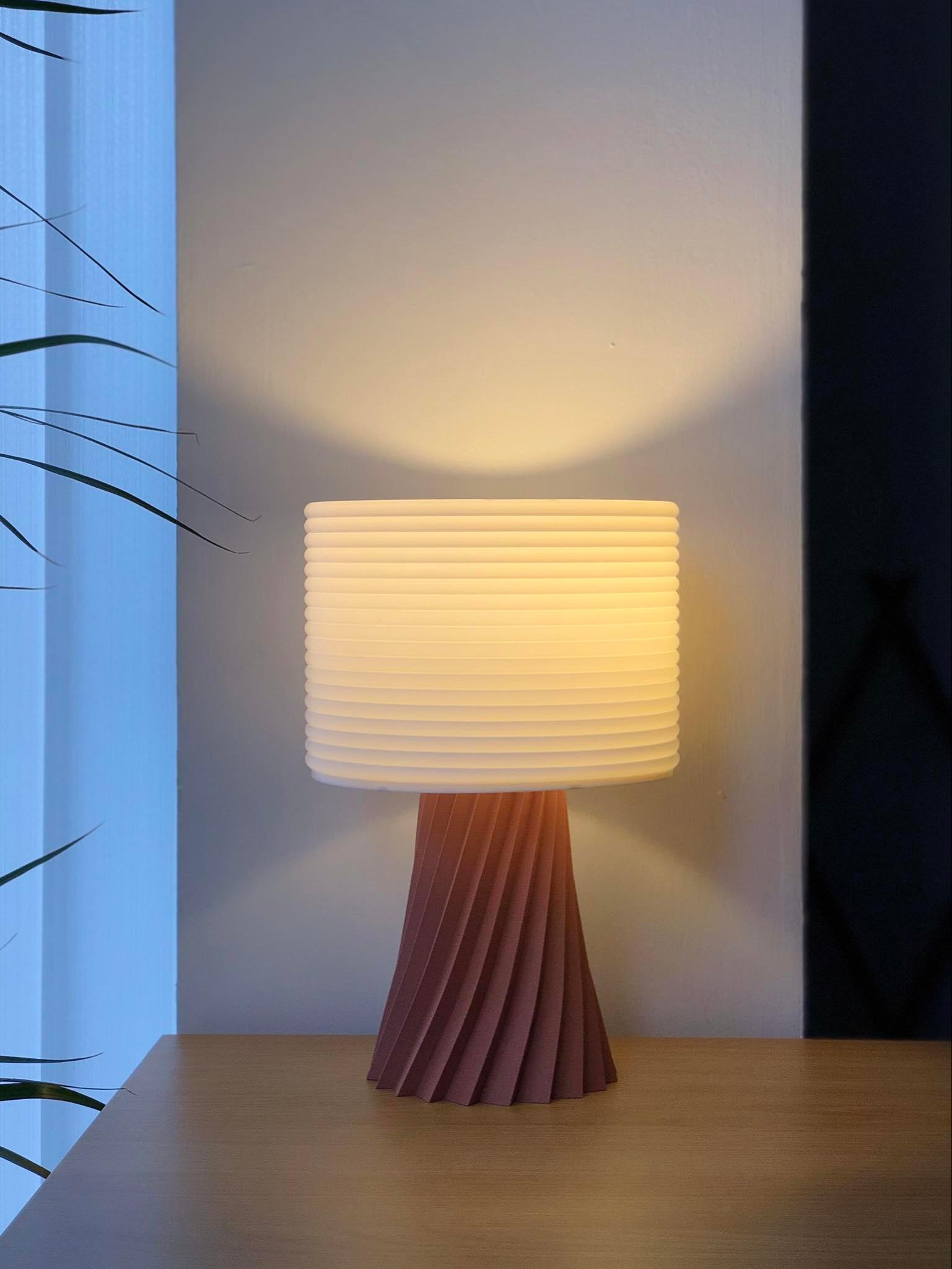 Modern Bedside/Table Lamp - Yume 3d model