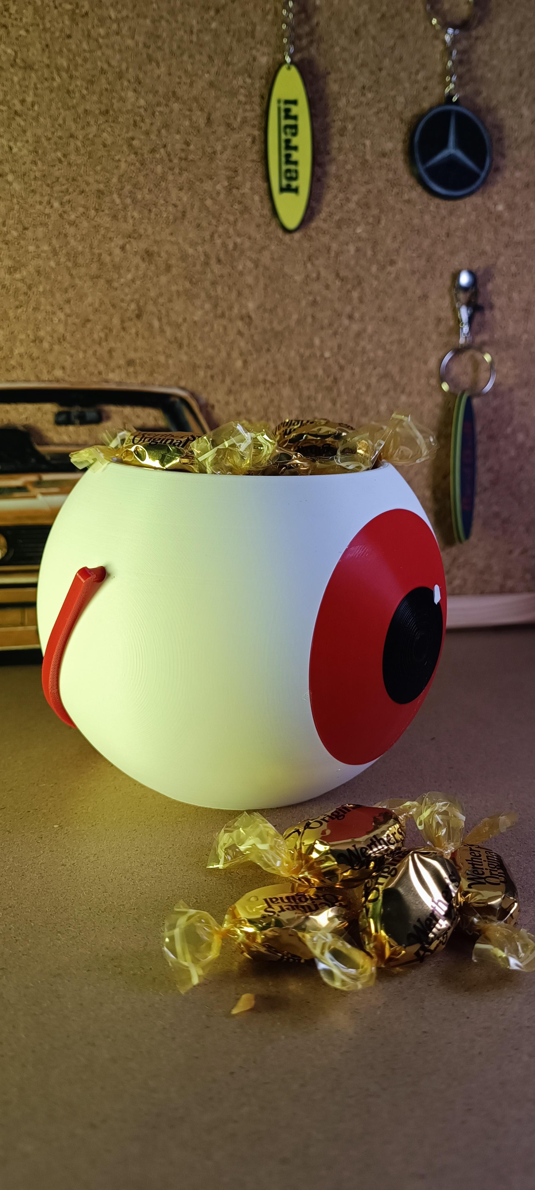  Halloween candy basket with eye shape 3d model