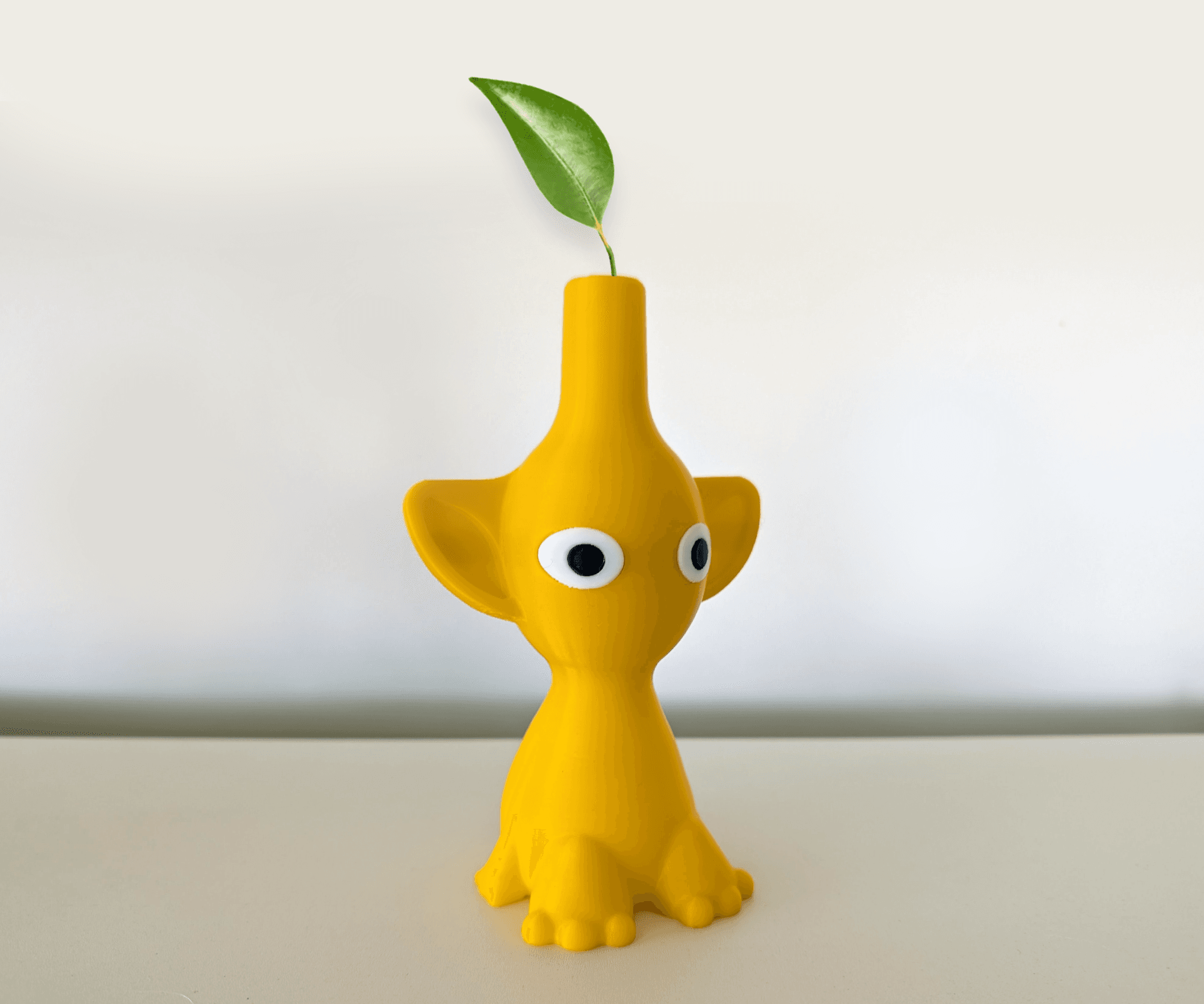 Yellow Pikmin Vase 3d model