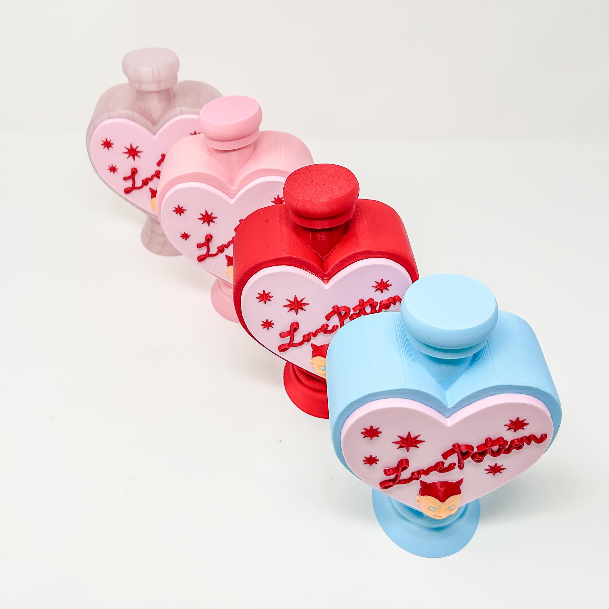 Love Potion Bottle – Part of the Retro Halloween Potion Bottle Set 3d model