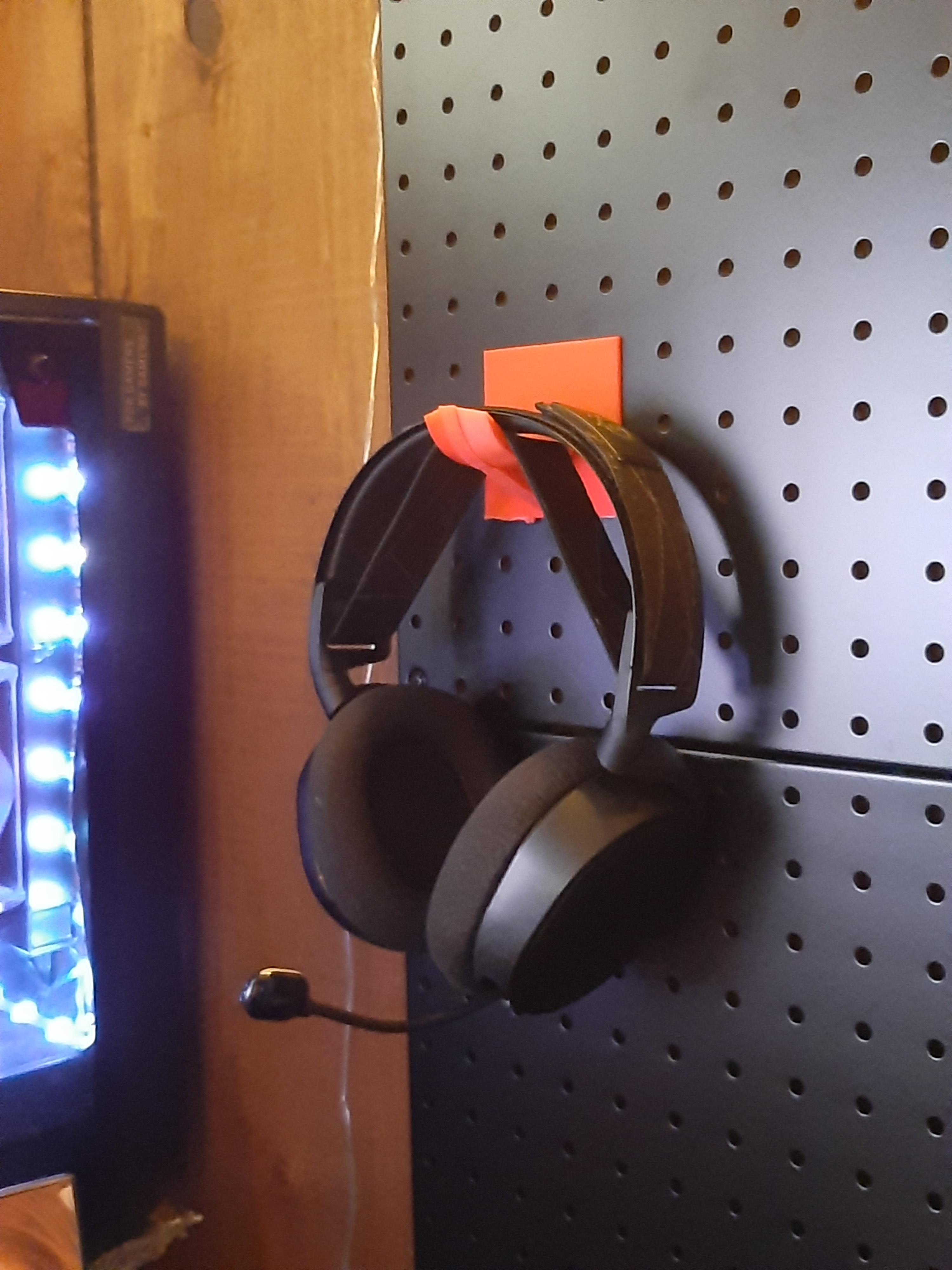 3x3 headphone holder pegboard 3d model