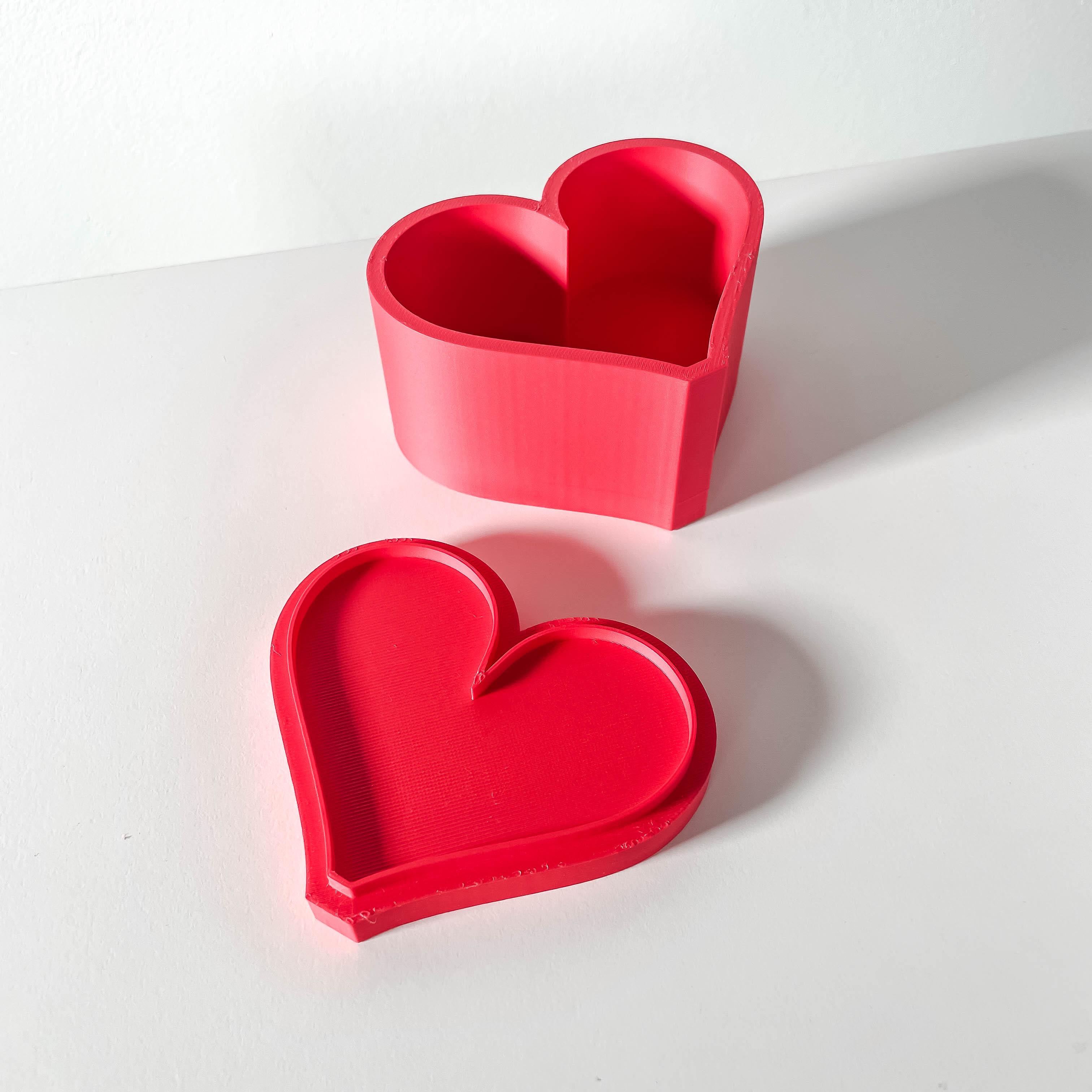 Heart Storage Container | Desk Organizer and Misc Holder | Modern Office and Home Decor 3d model