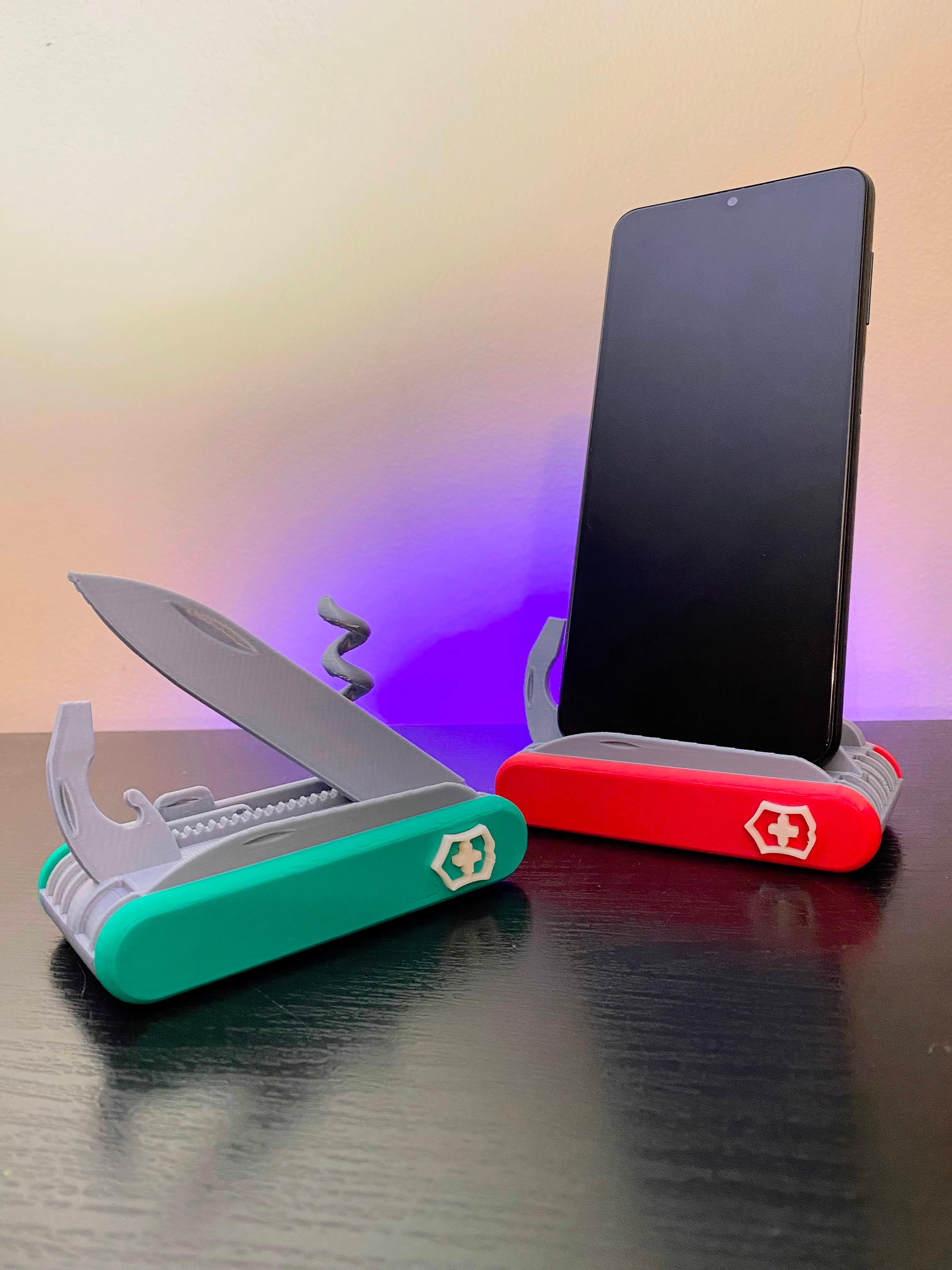 SWISS ARMY KNIFE PHONE HOLDER 3d model