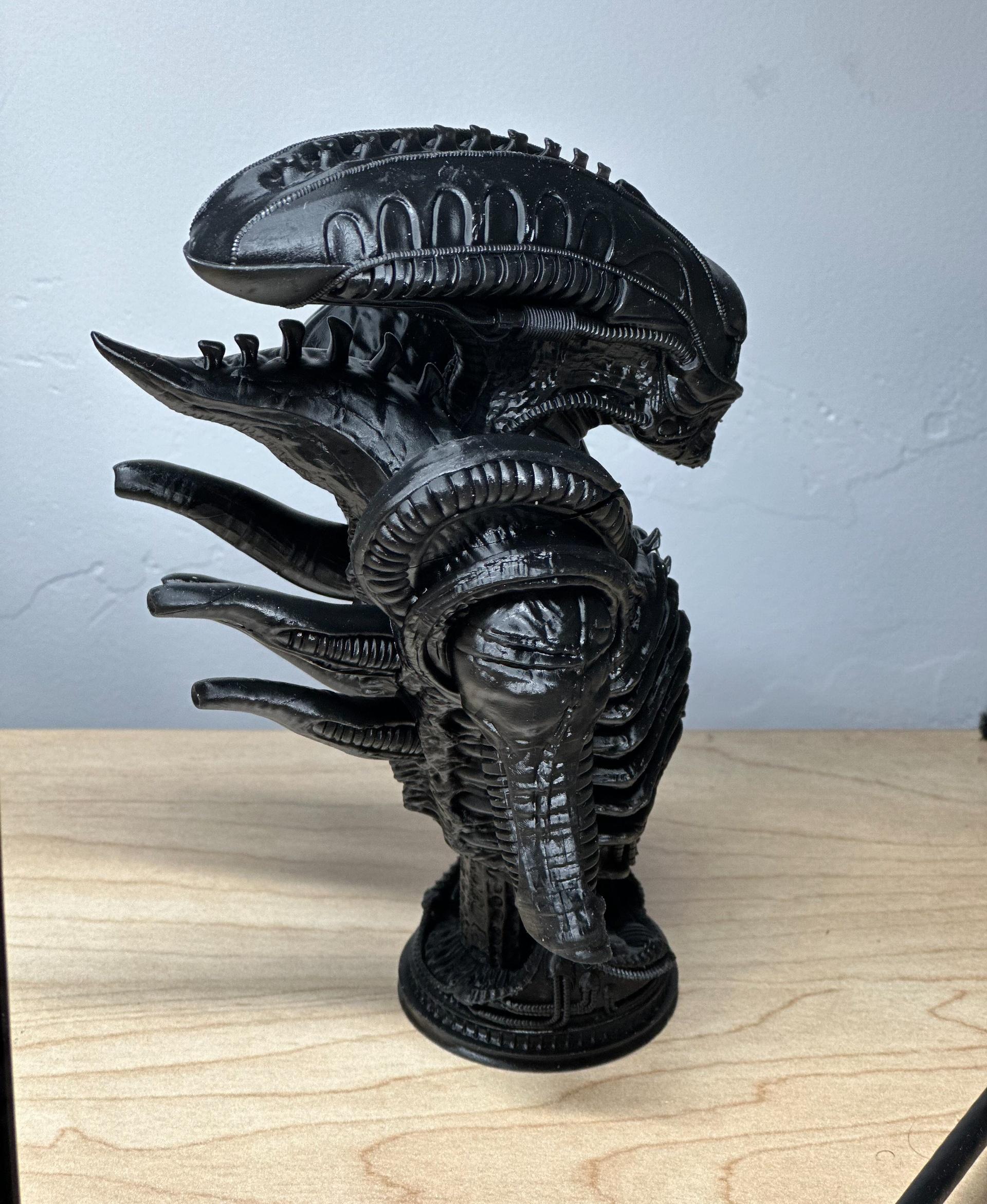 Xenomorph Bust (Pre Supported) - Printer: Anycubic Photon Mono X 6Ks 
Resin: ABS-Like Resin Pro 2 (black) - 3d model