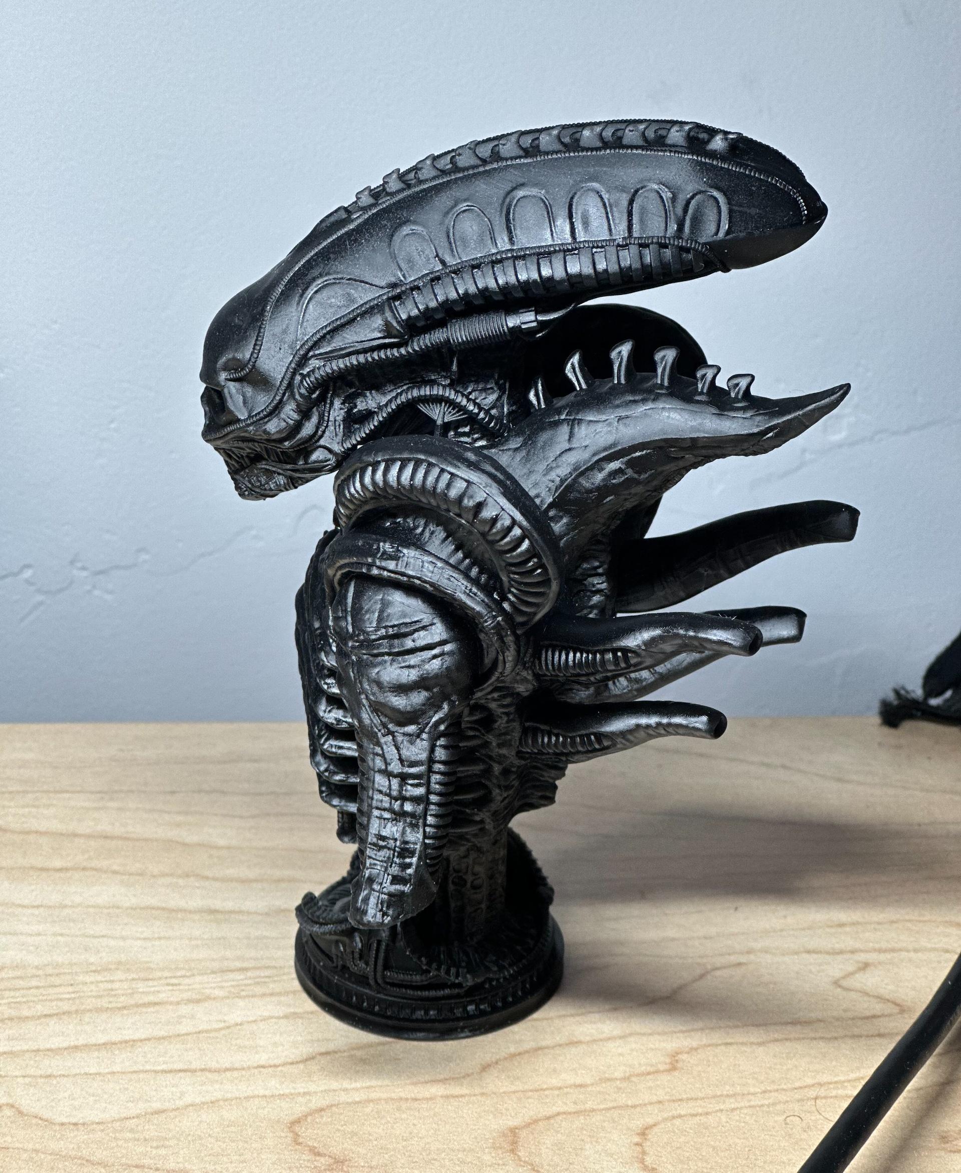 Xenomorph Bust (Pre Supported) - Printer: Anycubic Photon Mono X 6Ks 
Resin: ABS-Like Resin Pro 2 (black) - 3d model