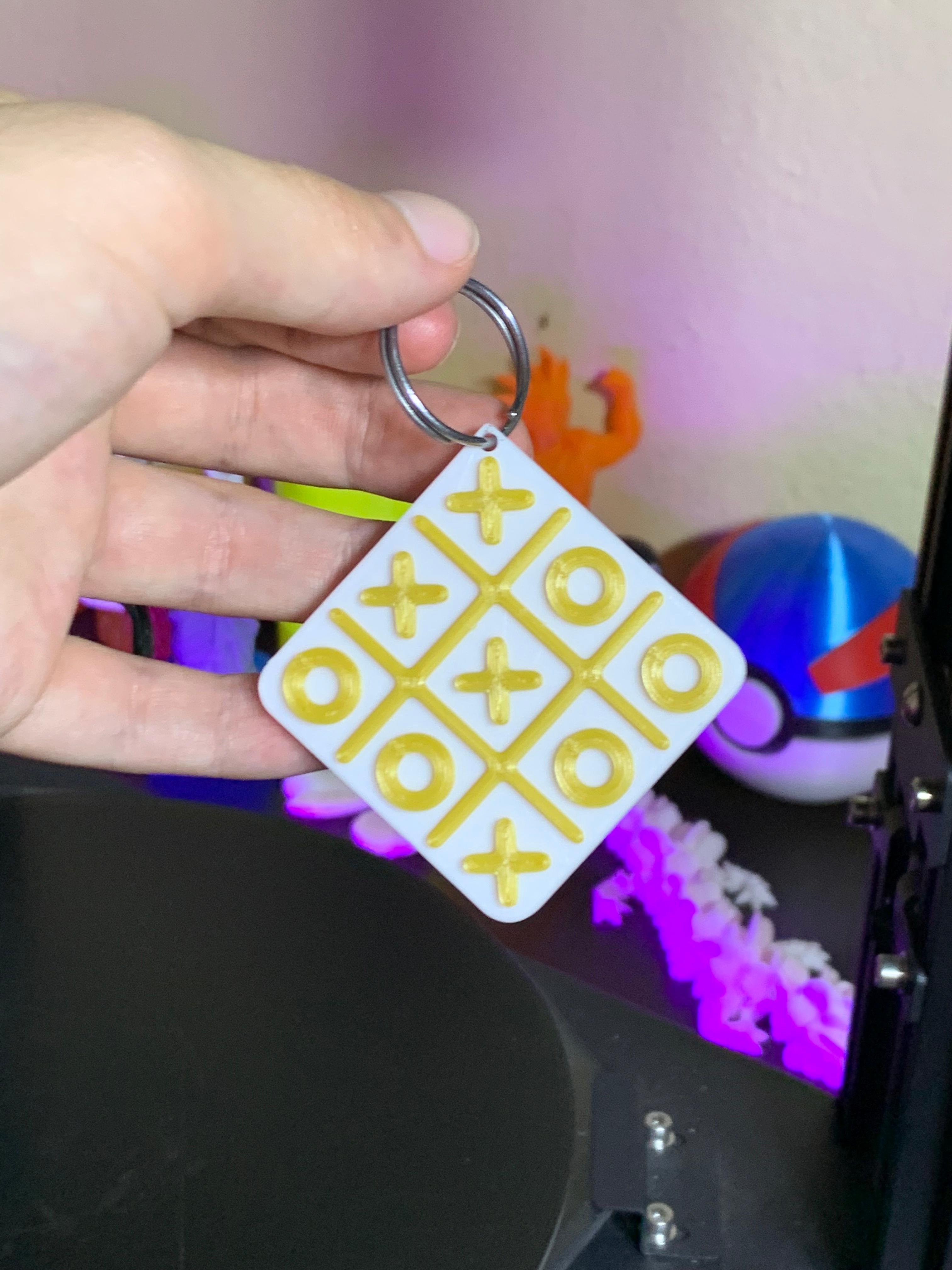 tic tac toe keychain 3d model