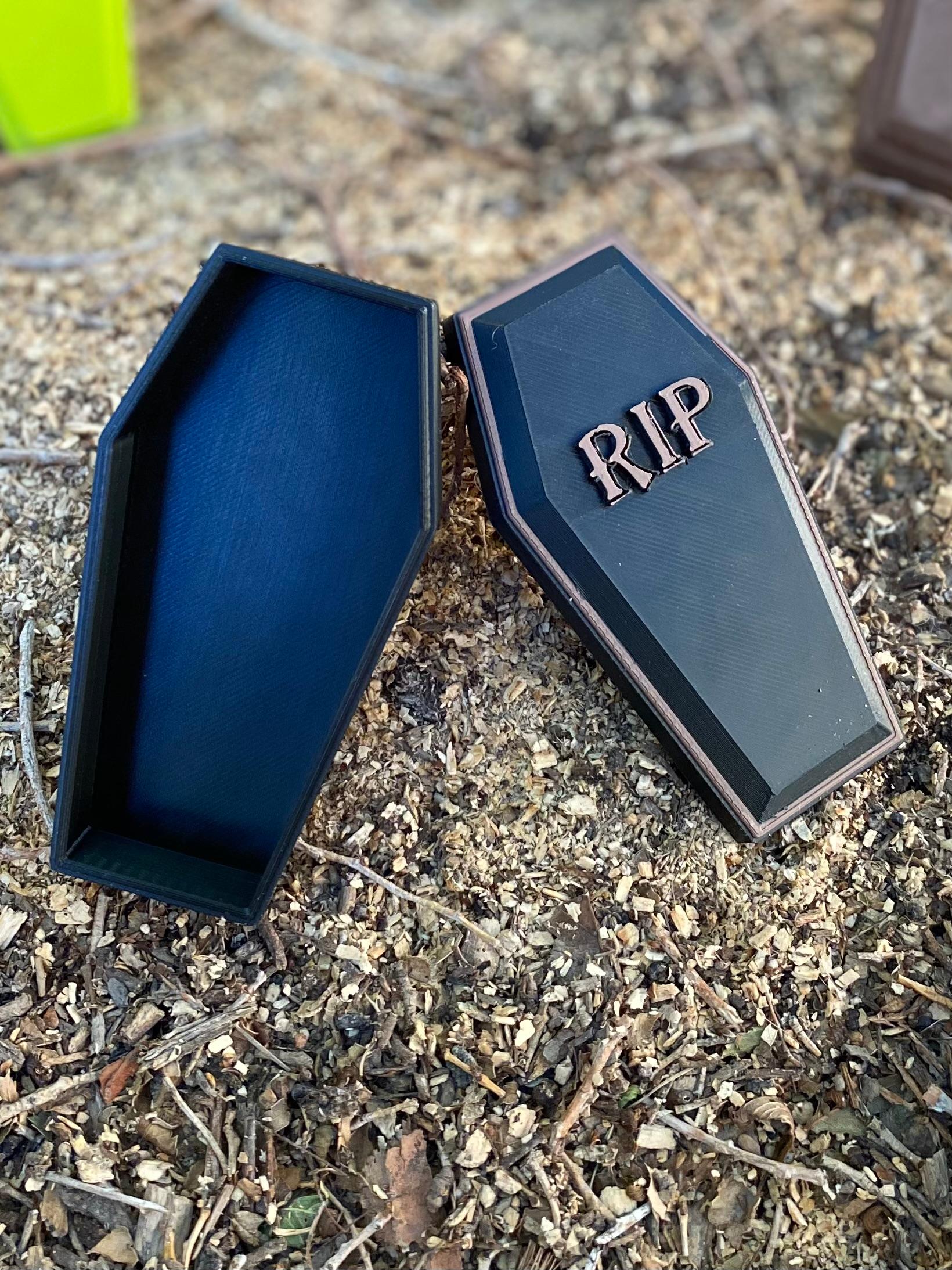 coffin - Gravity Lid - non snap on.stl 3d model