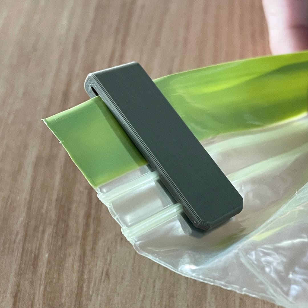 Simple Ziplock Sealer 3d model