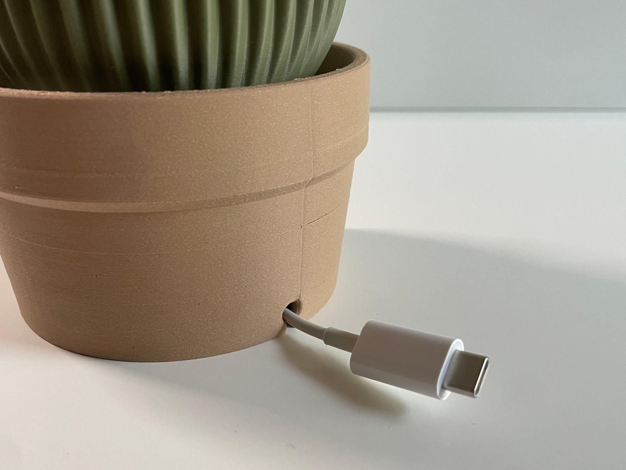 Spiky, phone charger holder 3d model