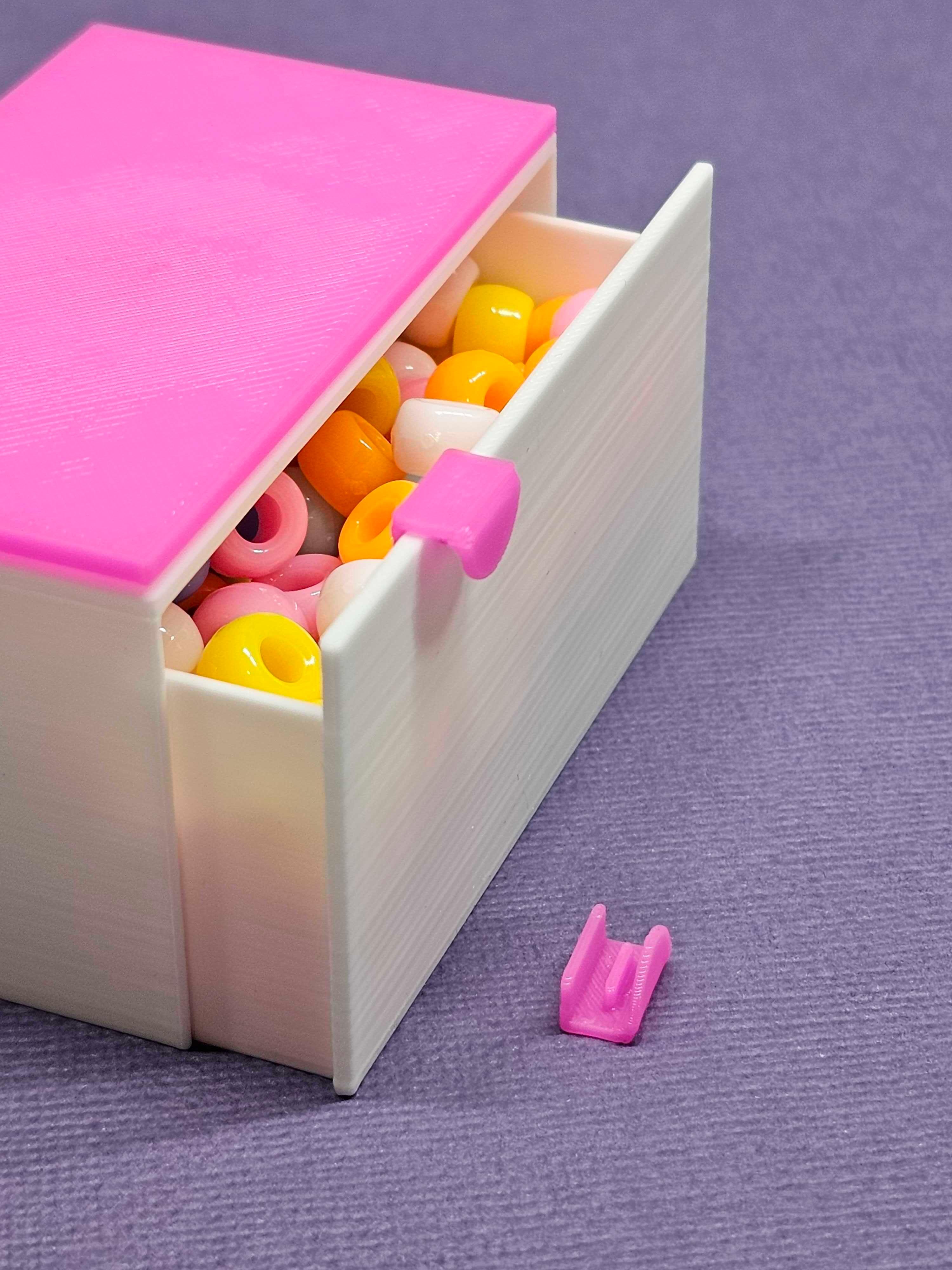 Clip-on handles for miniature storage box | 1:12 scale dollhouse furniture 3d model