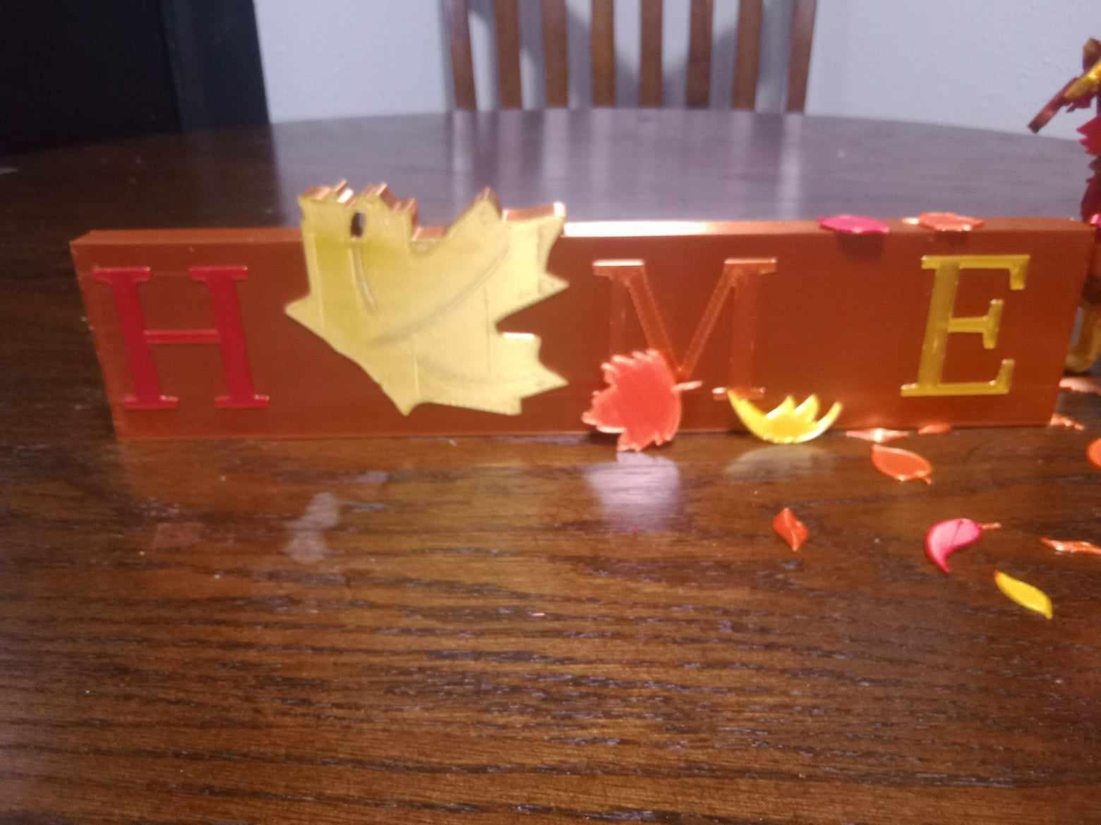 "Autumn Leaves 3D Printed Figurine with 'Home' Plaque – Seasonal Fall Decor 3d model