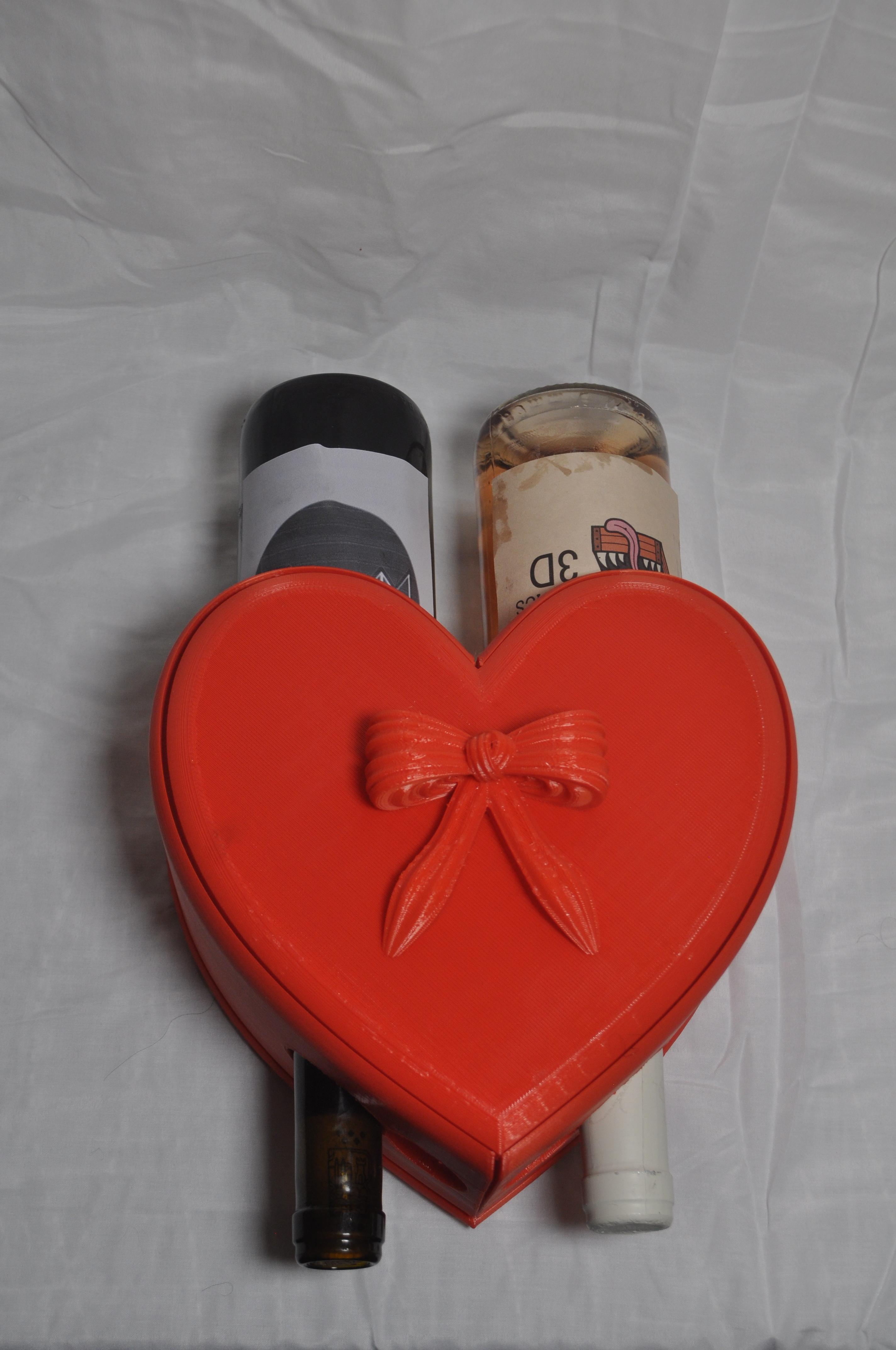 Valentine Wine Holder: Cantilevered Wine Holder Heart Box Set (Thangs Valentine’s Day Contest) 3d model