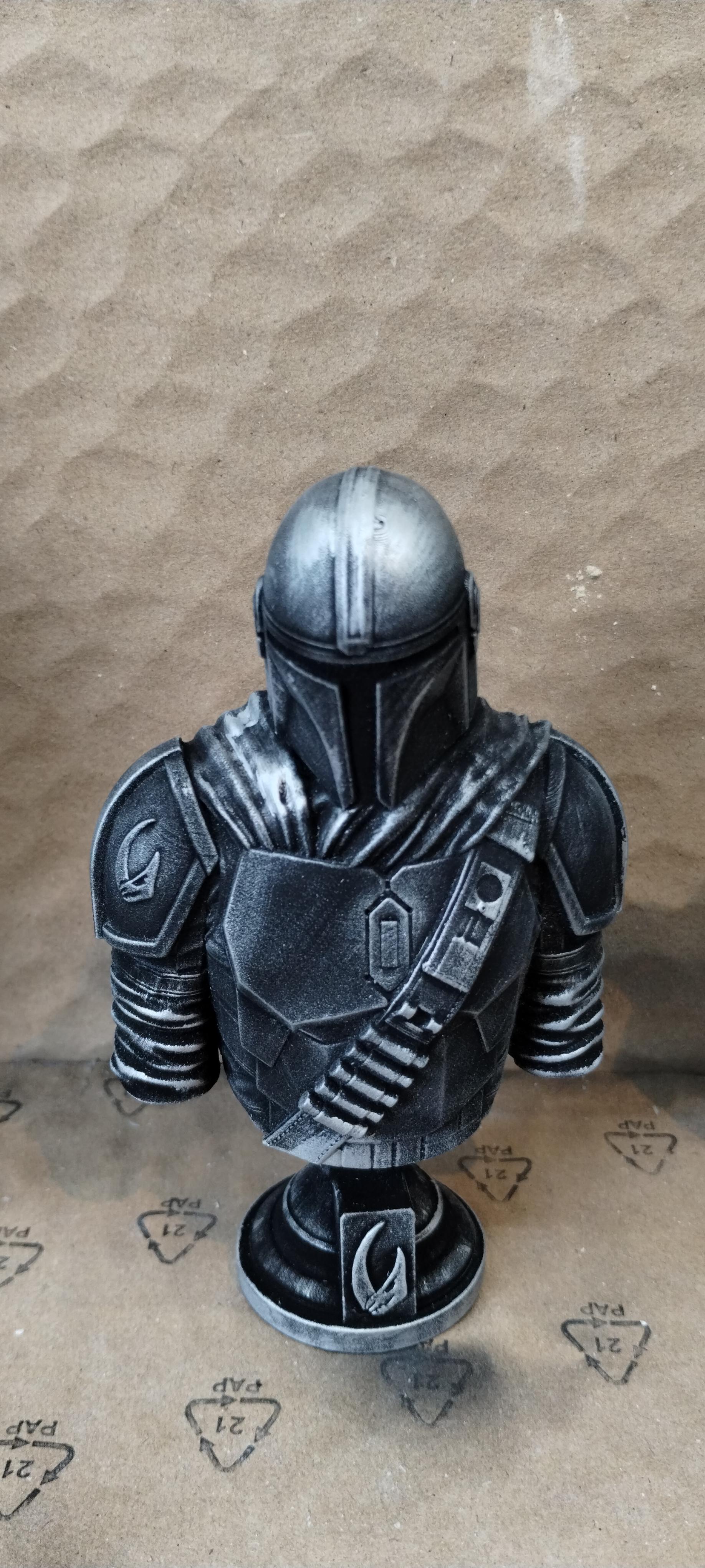 Mandalorian Bust- (Pre-Supported) 3d model