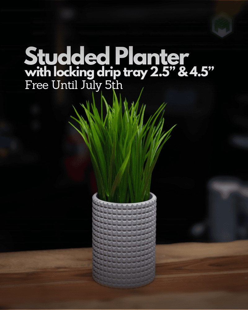 Studded Pattern Planter with Locking Drip Tray 3d model