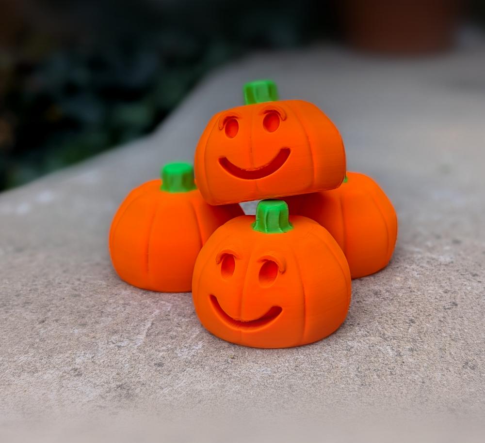 Smiling Pumpkin Halloween Decoration - Jack-O-Lantern - Easy Color Change 3d model