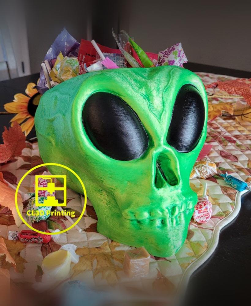 Green Alien Skull Candy Bowl / Basket 3d model