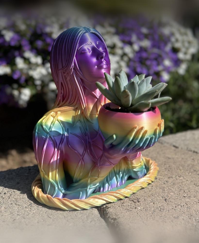 The Garden Goddess: Support-free planter with water catch tray 3d model