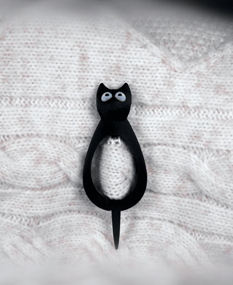 Cat Brooch - Easy print 3d model