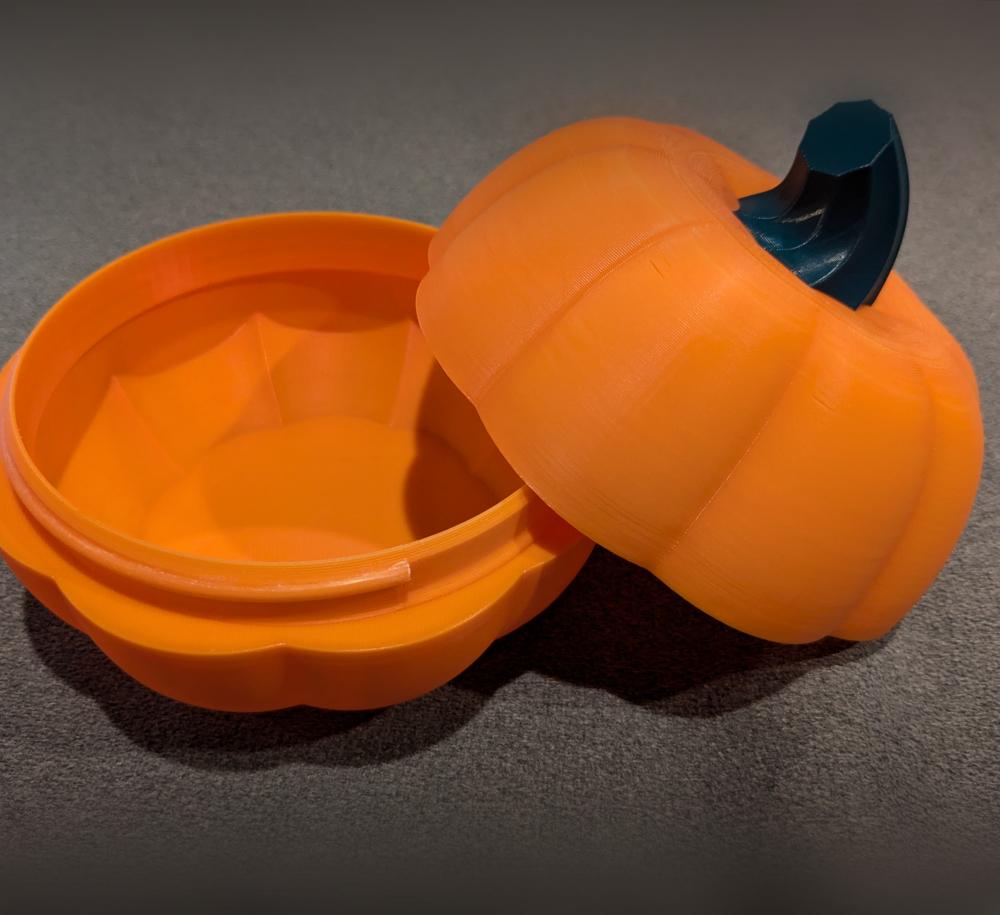 Threaded Pumpkin Container 3d model