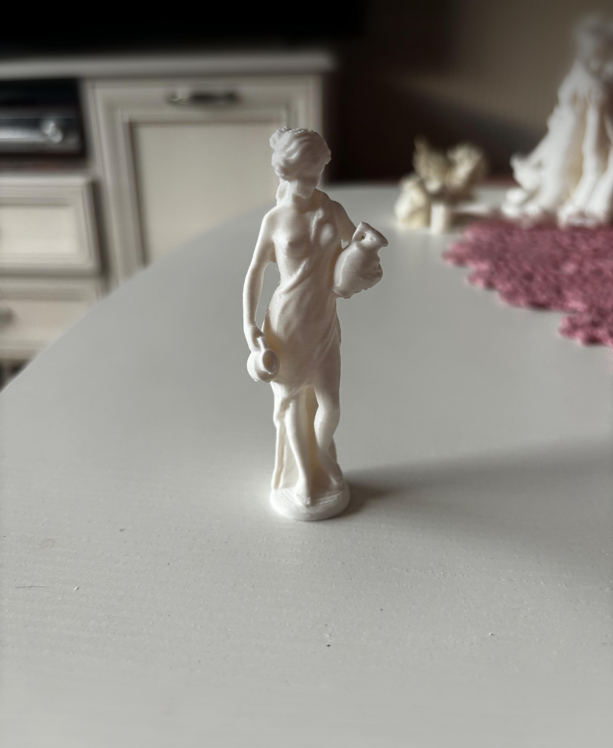 Sculpture of a lady 3d model