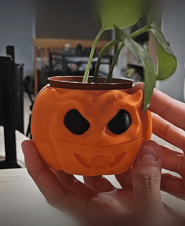 Spinning Pumpkin Planter 3d model