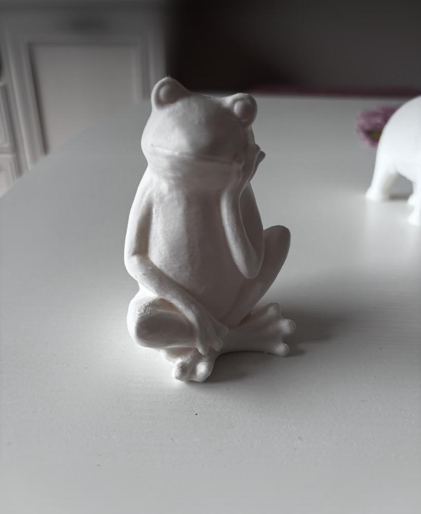 Thinking frog sculpture 3d model