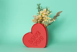 Heart Shape Vase 3d model