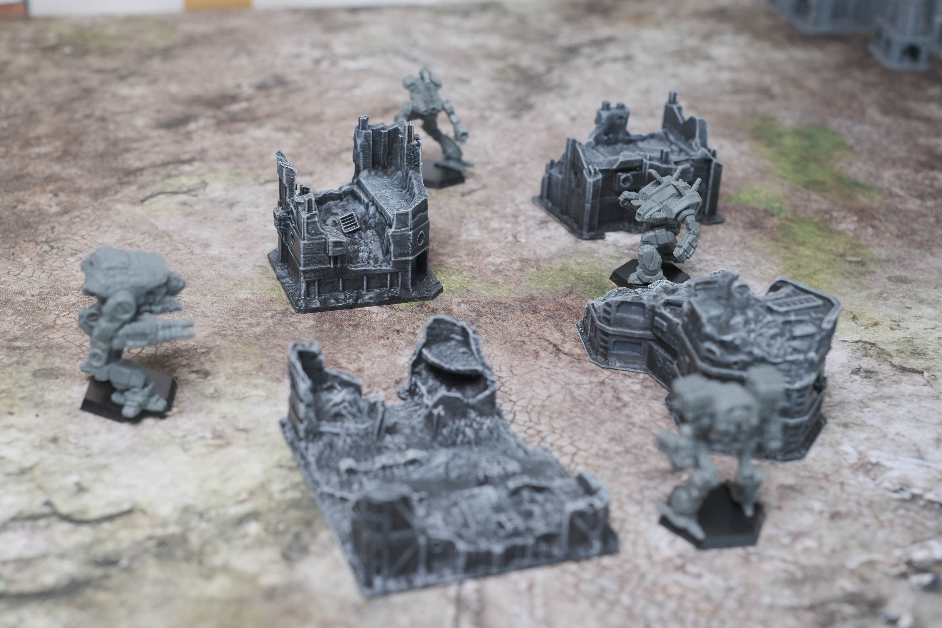 Industrial Mid - Damaged 3d model