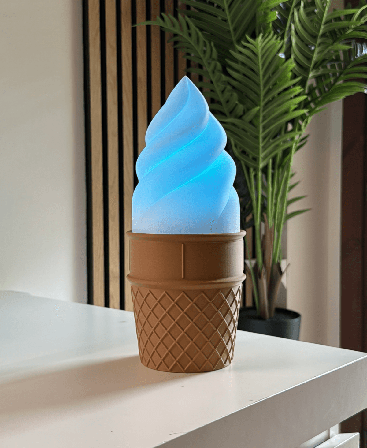 Creamy, desk lamp. 3d model