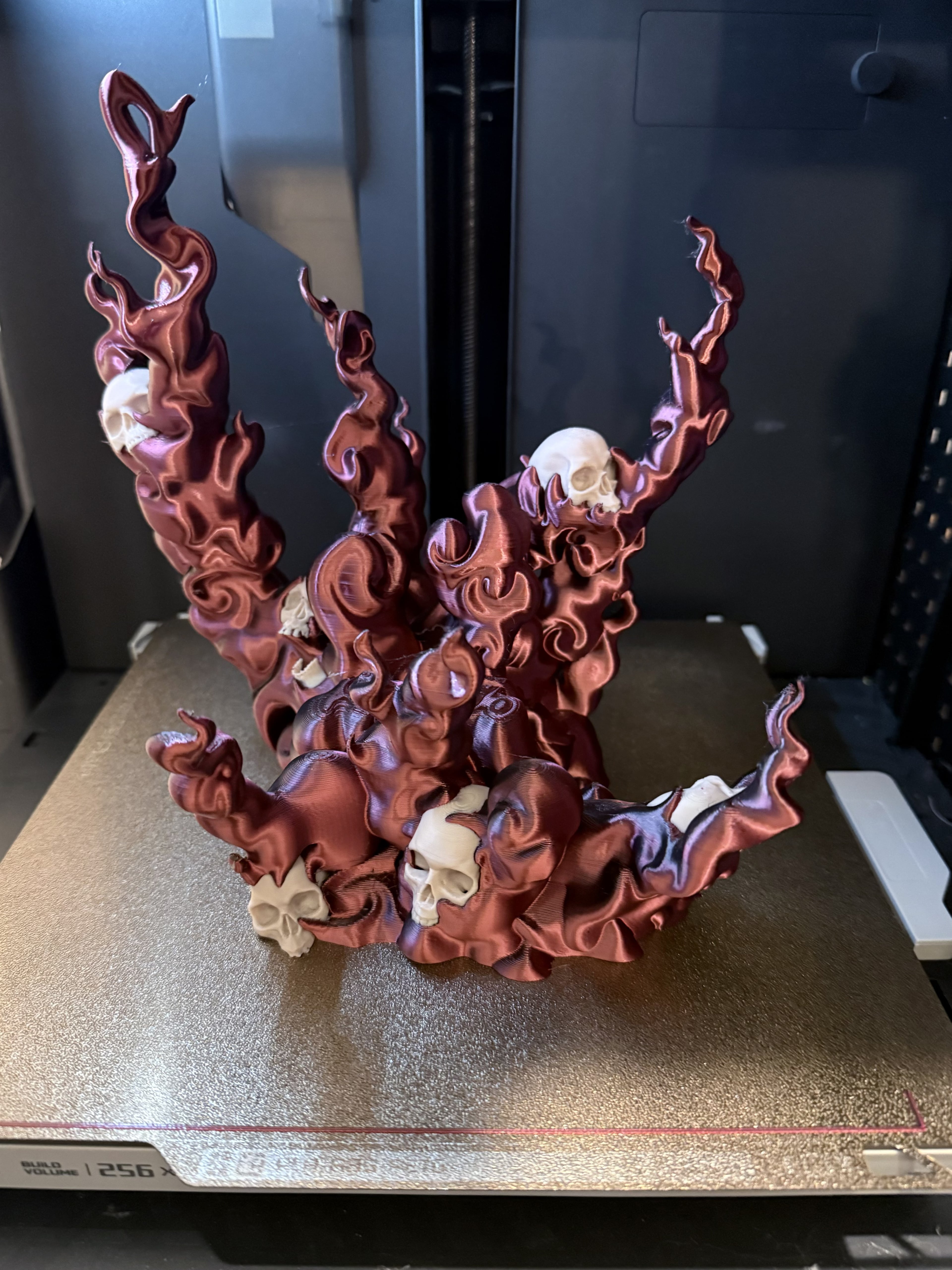 Loved how it turned out but a little bummed because I used the same filament as Holoprops but it turned out a little more purple than black. But i guess thats the filament roulette you play with these dual colors!