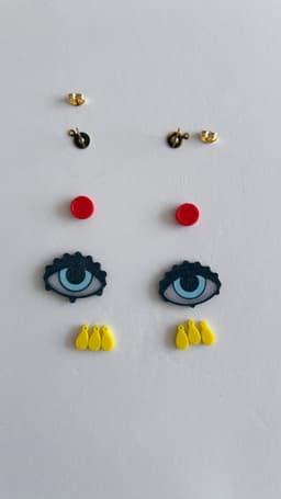 Eyes on the Price Earrings 3d model