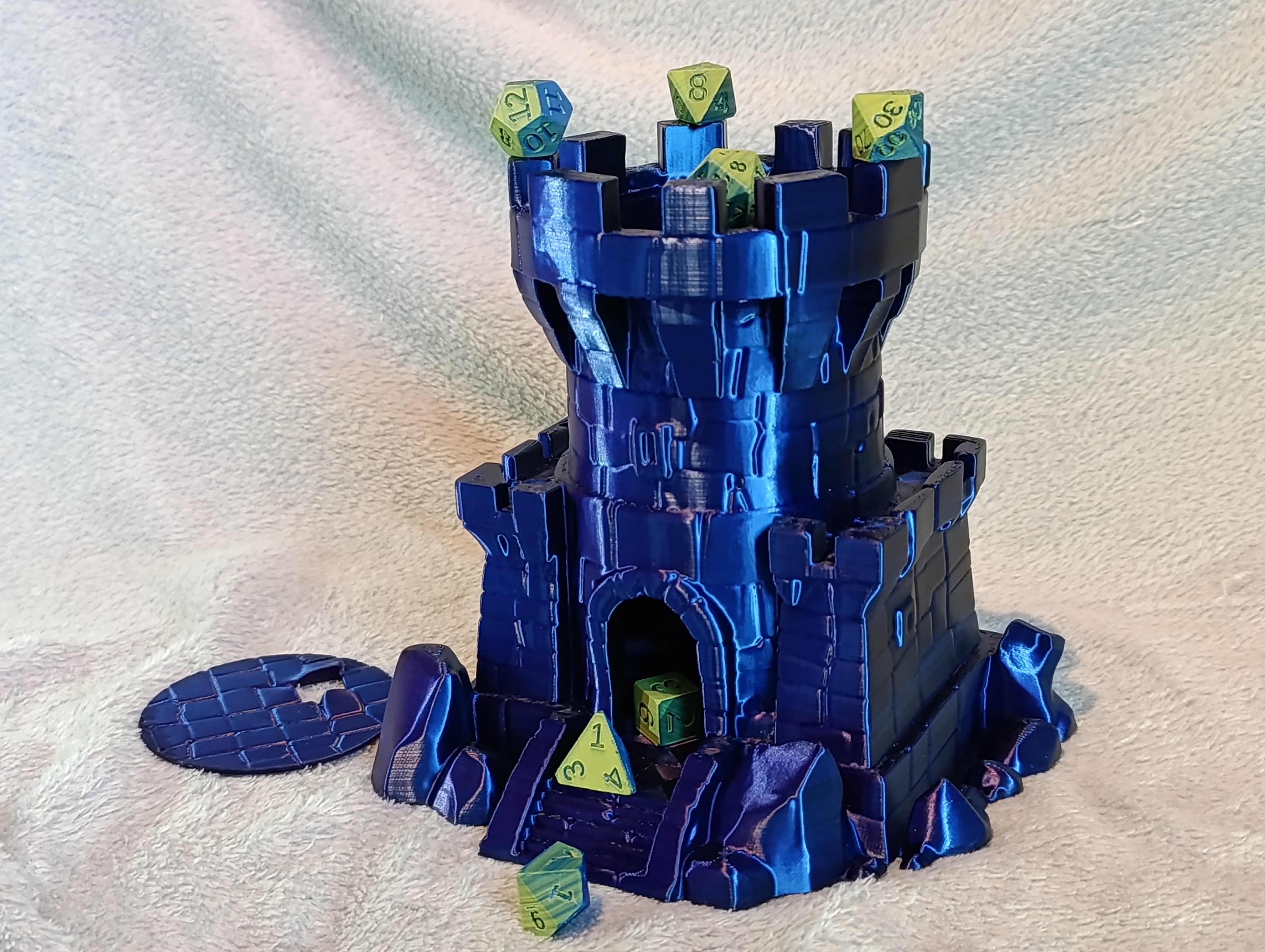 I love it! It came out great in 3 color silk PLA.
My Qidi Q1 did a fantastic nearly 27 hours print + 2 more for the top cover (printed straight)
It went straigh to my Etsy store, I'm working on other great models too!
Thank you!
