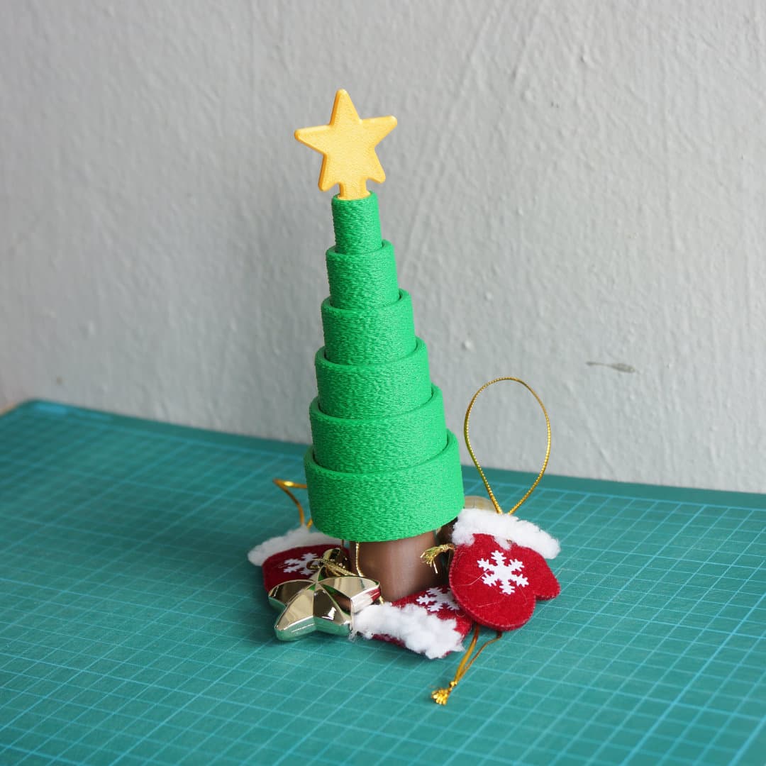 Print-in-Place Christmas Tree Sharpie Holder 3d model