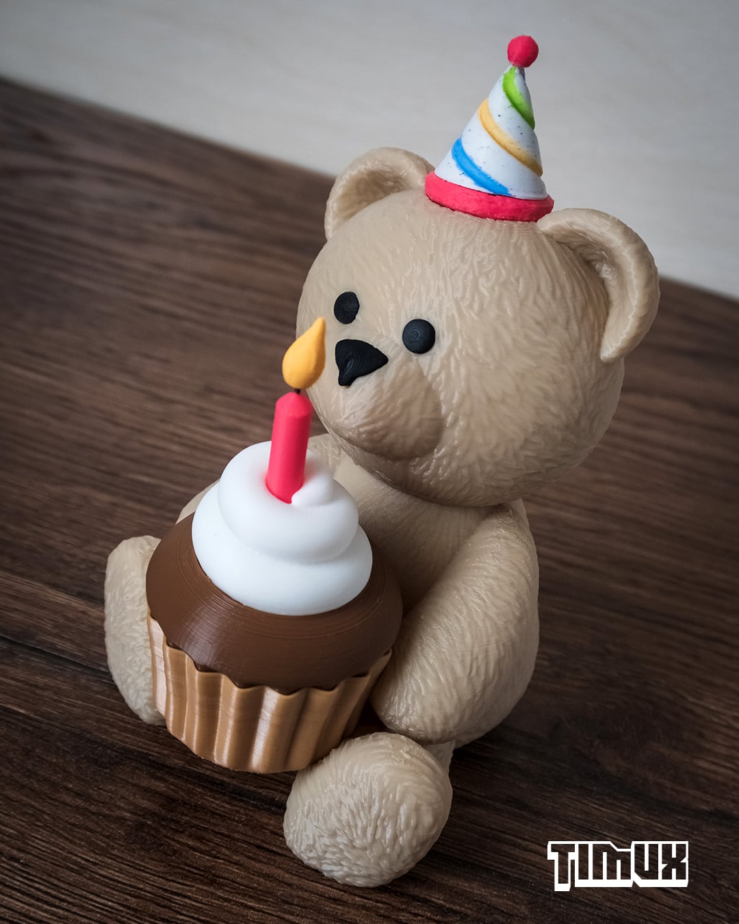 TEDDY BEAR WITH A BIRTHDAY CUPCAKE 3d model