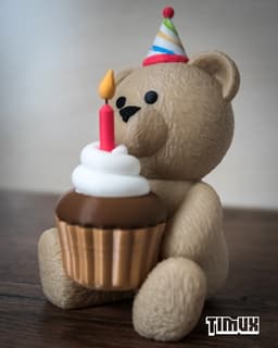 TEDDY BEAR WITH A BIRTHDAY CUPCAKE 3d model