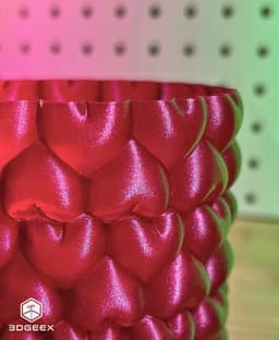 Hearts Bloom Vase 3d model