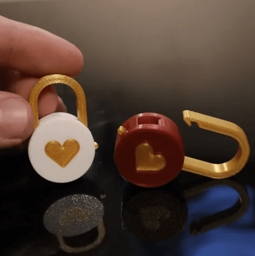 Miniature working lock - keychain 3d model