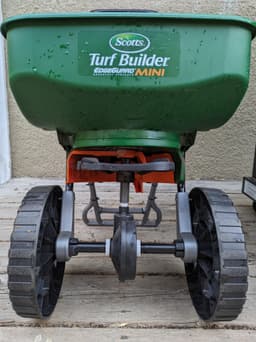 Scotts Edgeguard Mini Spreader Lift Kit 3d model