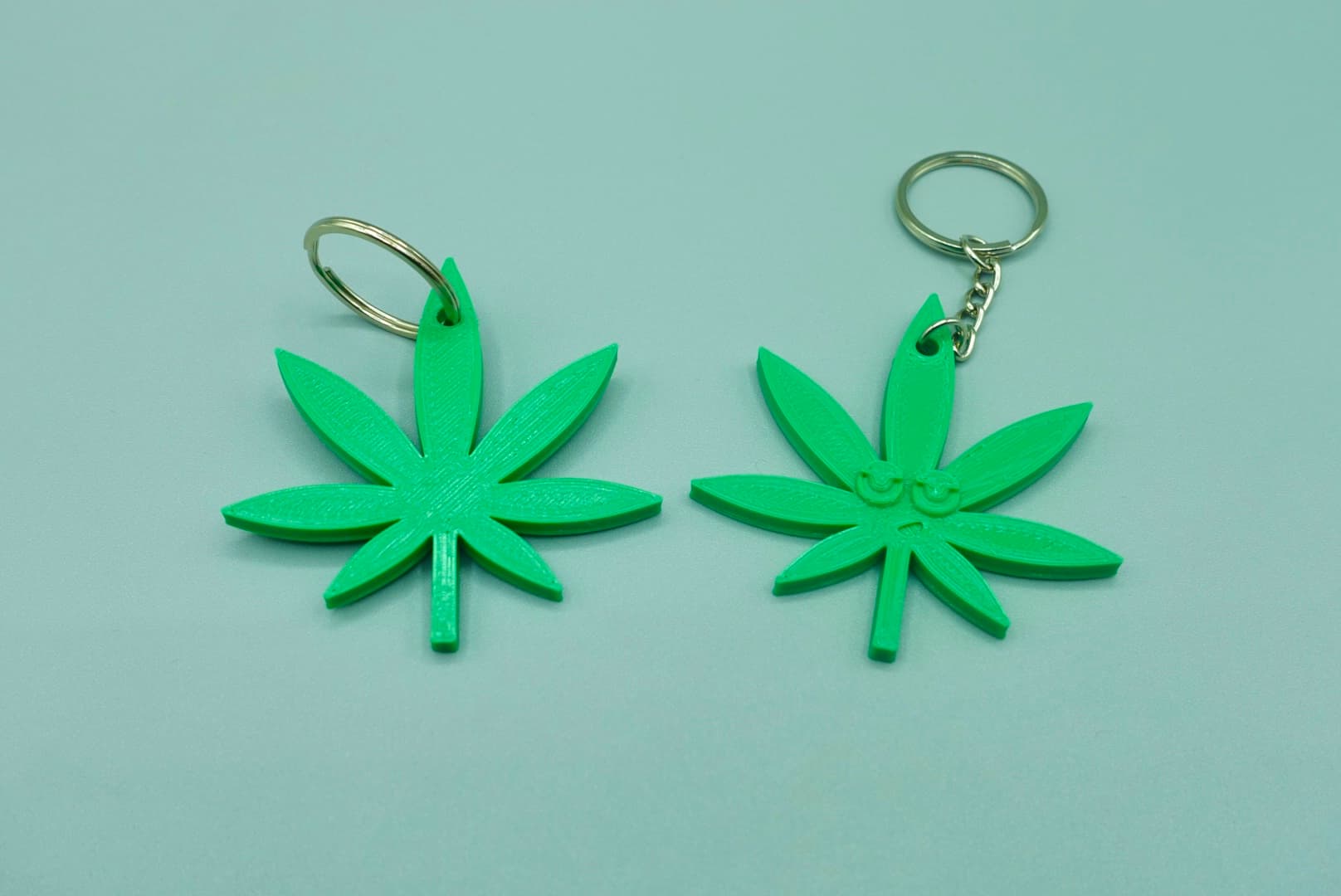 420 Leaf Keychain 3d model