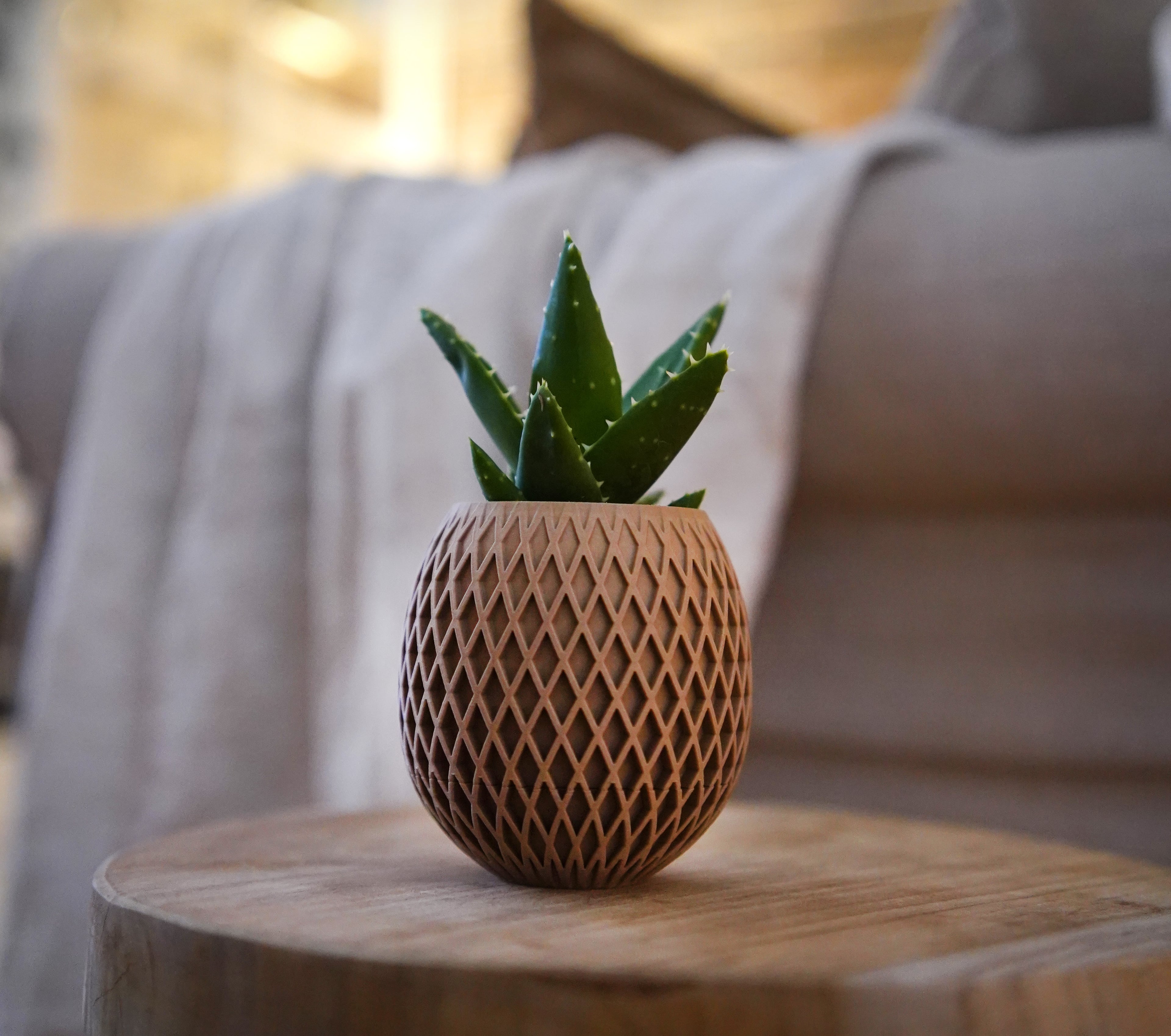 Pineapple Lattice Planter with Hidden Drip Tray 3d model