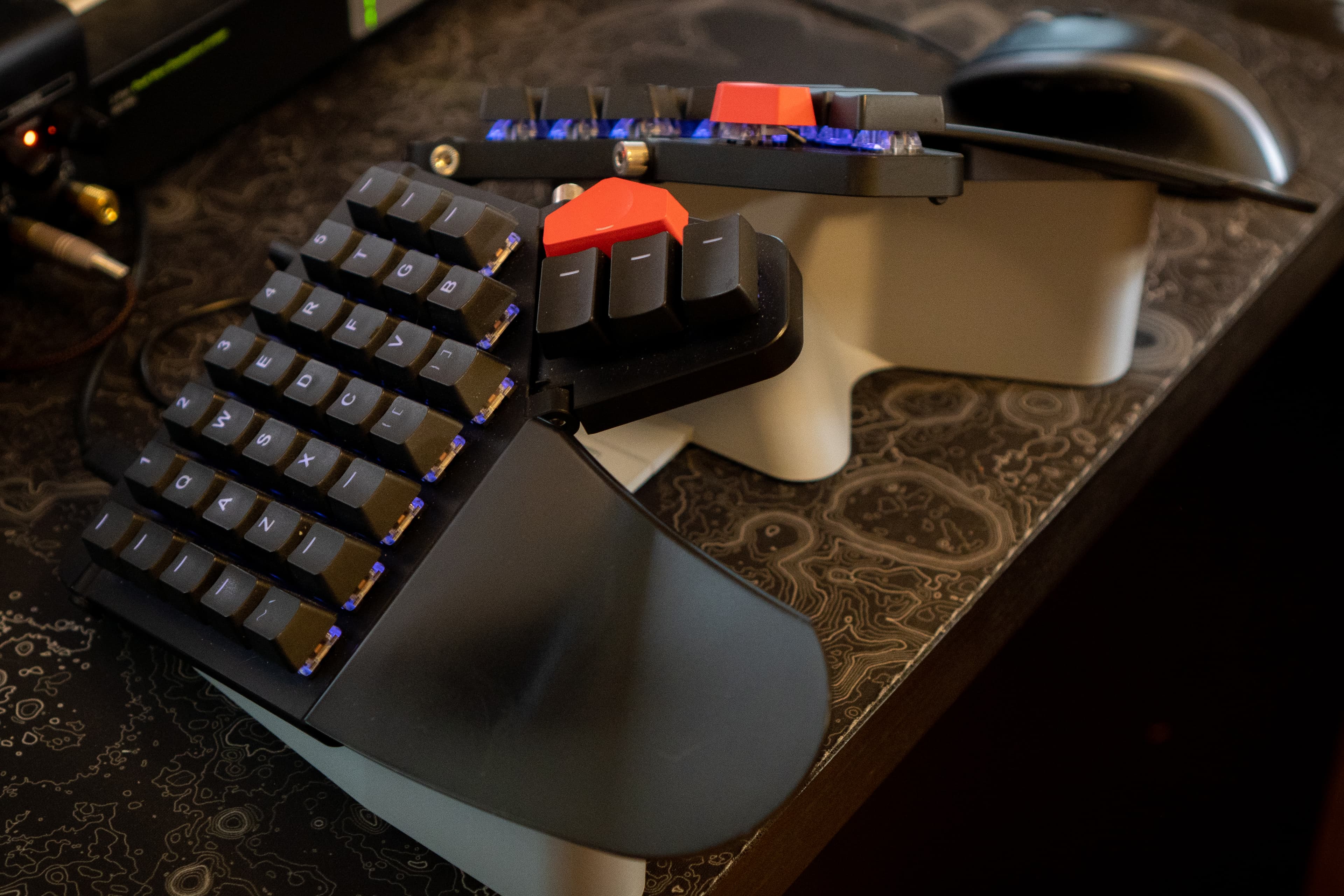 ergonomic zsa moonlander tilt stand 3d model