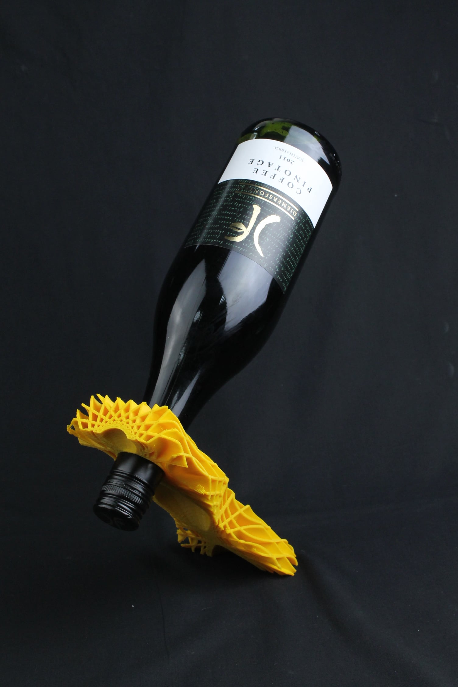 Balancing wine holder 3d model
