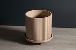 Planter with Legs - The Lloyd 3d model