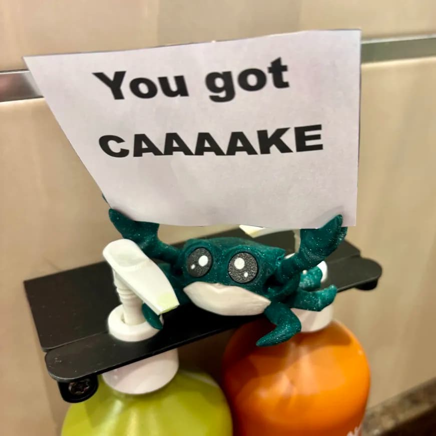 Printed in Polymaker Galaxy Dark Green
Used to flirt aggressively with my partner