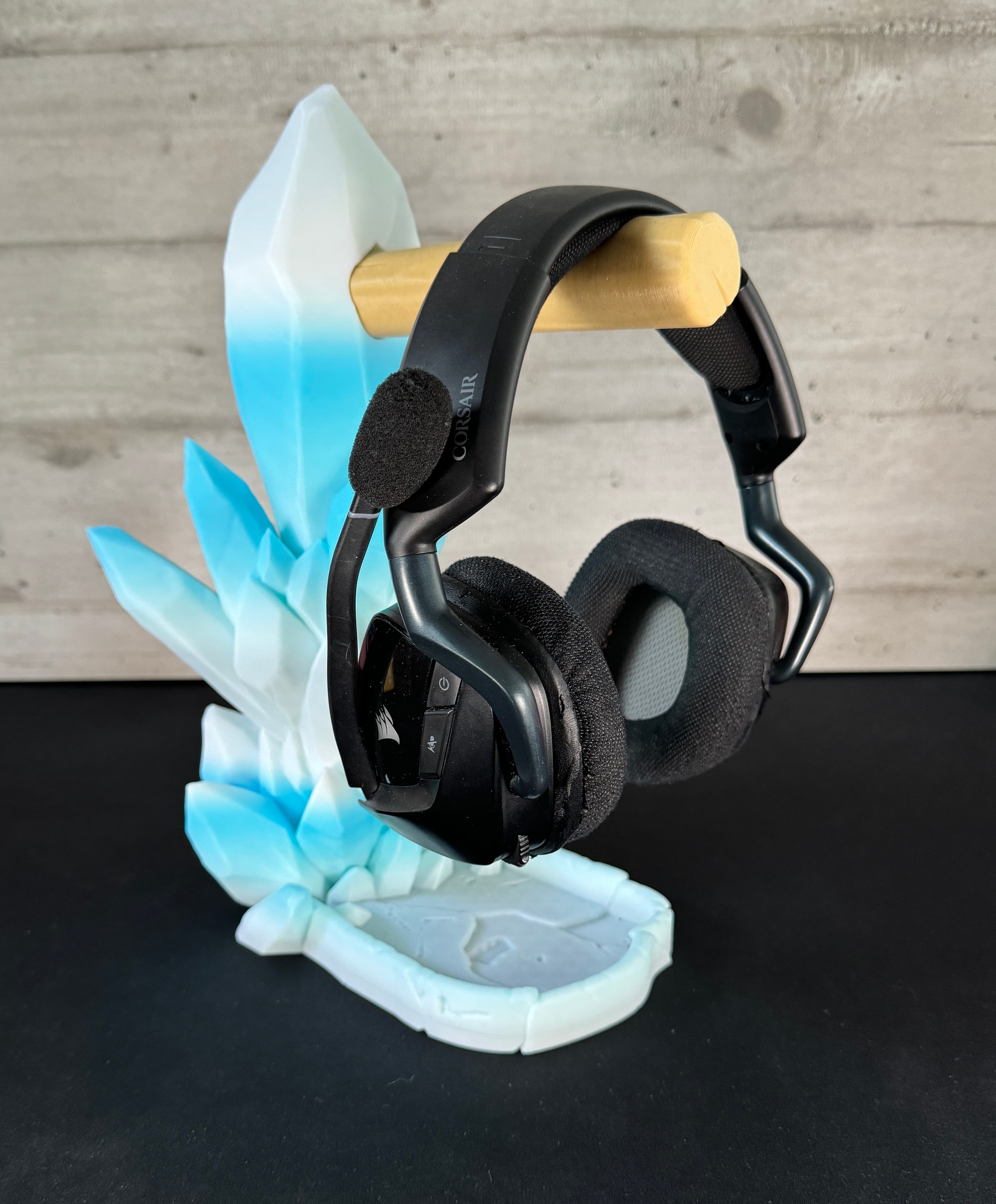 Crystal Headphone holder with Ziro Winter PLA