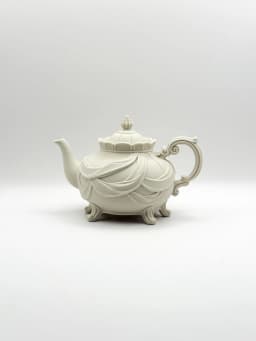 Ceramic Tea Pot with lid 3d model
