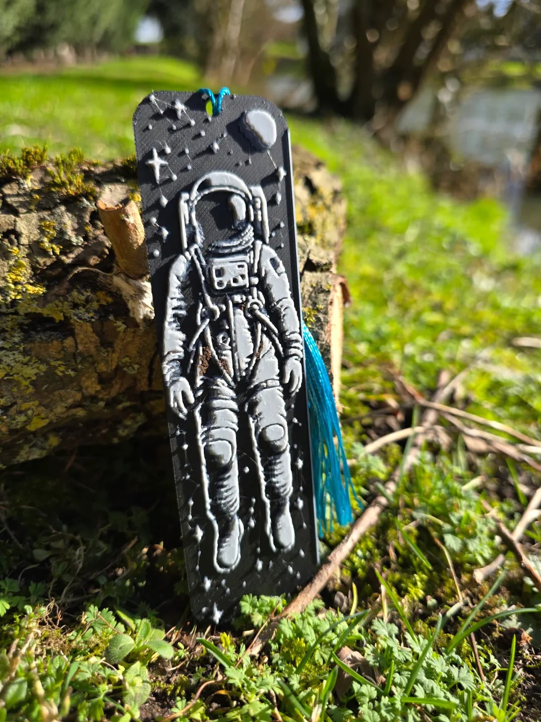 Astronaut 3D Printed Bookmark β HueForge Multi-Color Design 3d model